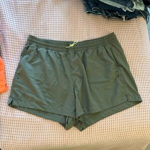 Old Navy Active StretchTech Shorts in Olive